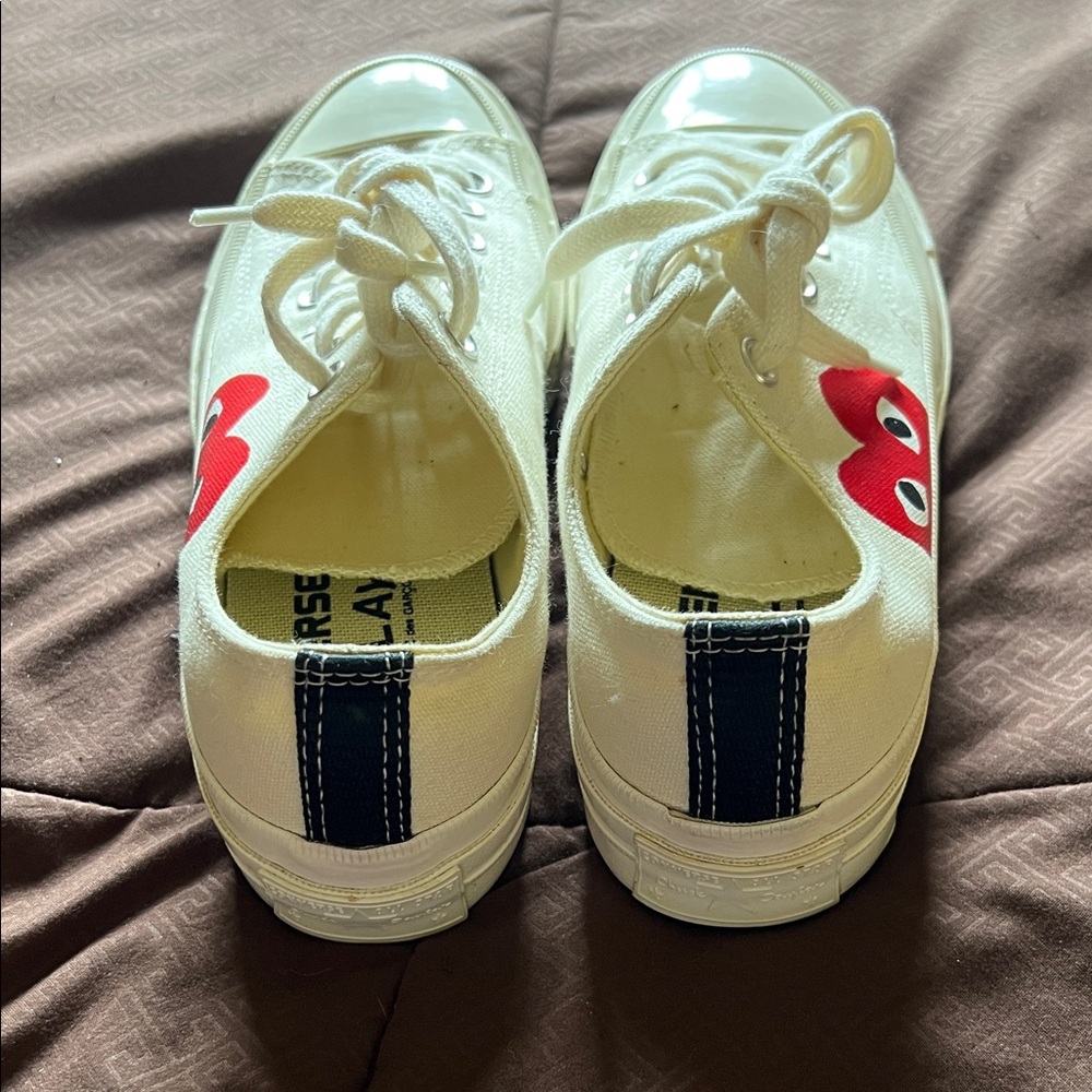 Comme des Garcons PLAY Cream Sneakers with Red Heart - Picture 3 of 5